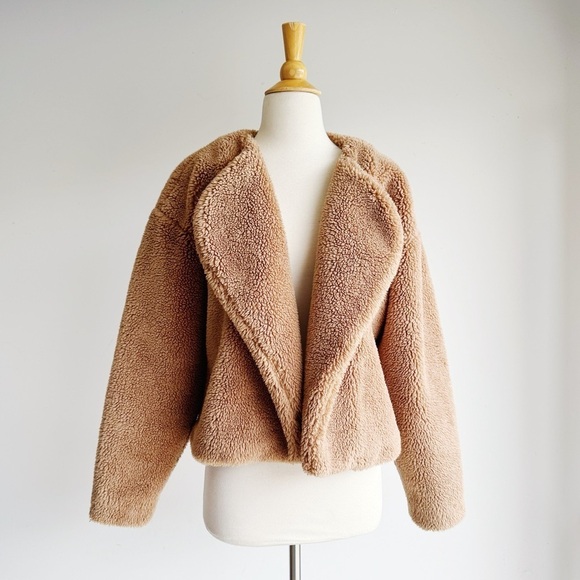 Treasure & Bond Jackets & Blazers - TREASURE & BOND Teddy Faux Shearling Jacket – Size XS